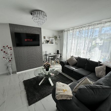 Villa Modern 3-Bed Hideaway Near Westgate With Parking Canterbury Exterior foto