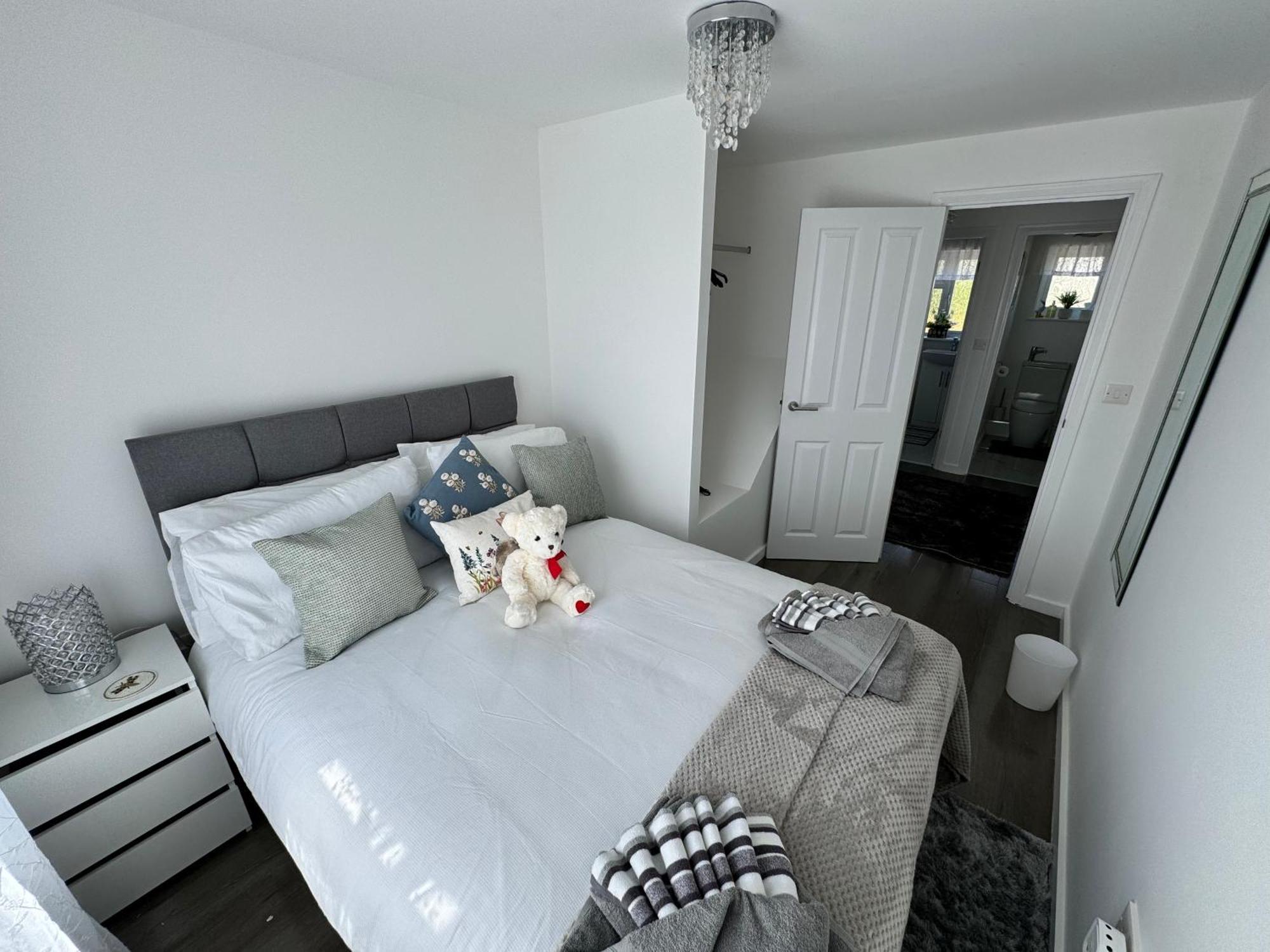 Villa Modern 3-Bed Hideaway Near Westgate With Parking Canterbury Exterior foto