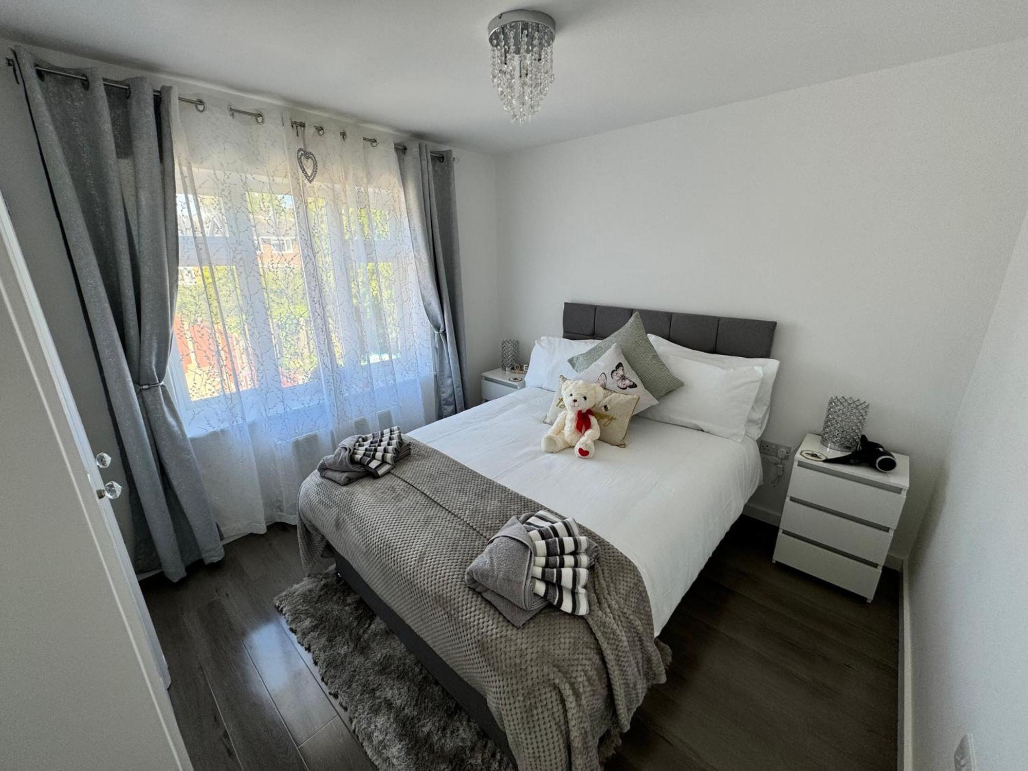 Villa Modern 3-Bed Hideaway Near Westgate With Parking Canterbury Exterior foto